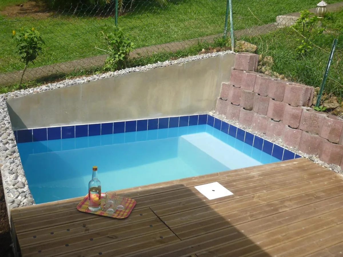 Chalet En Bois 생클로드 과달루프